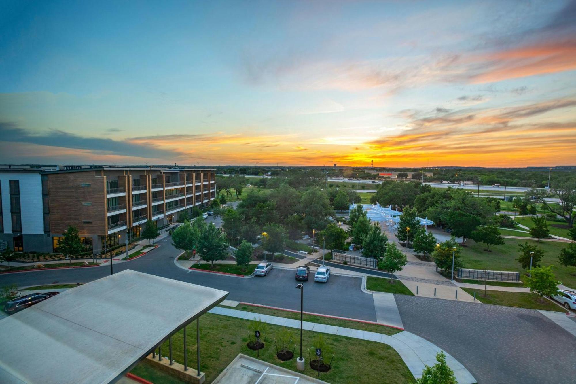 ホテル Aloft Austin Southwest エクステリア 写真